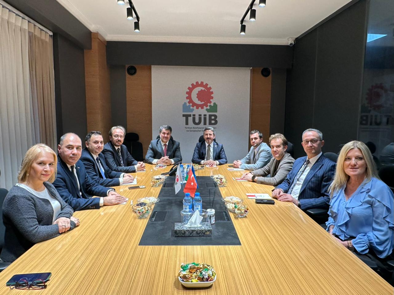 Türkiyə Respublikasının Əmək və Sosial Müdafiə nazirinin müavini cənab Ahmet Aydın TÜİB-i ziyarət edib.